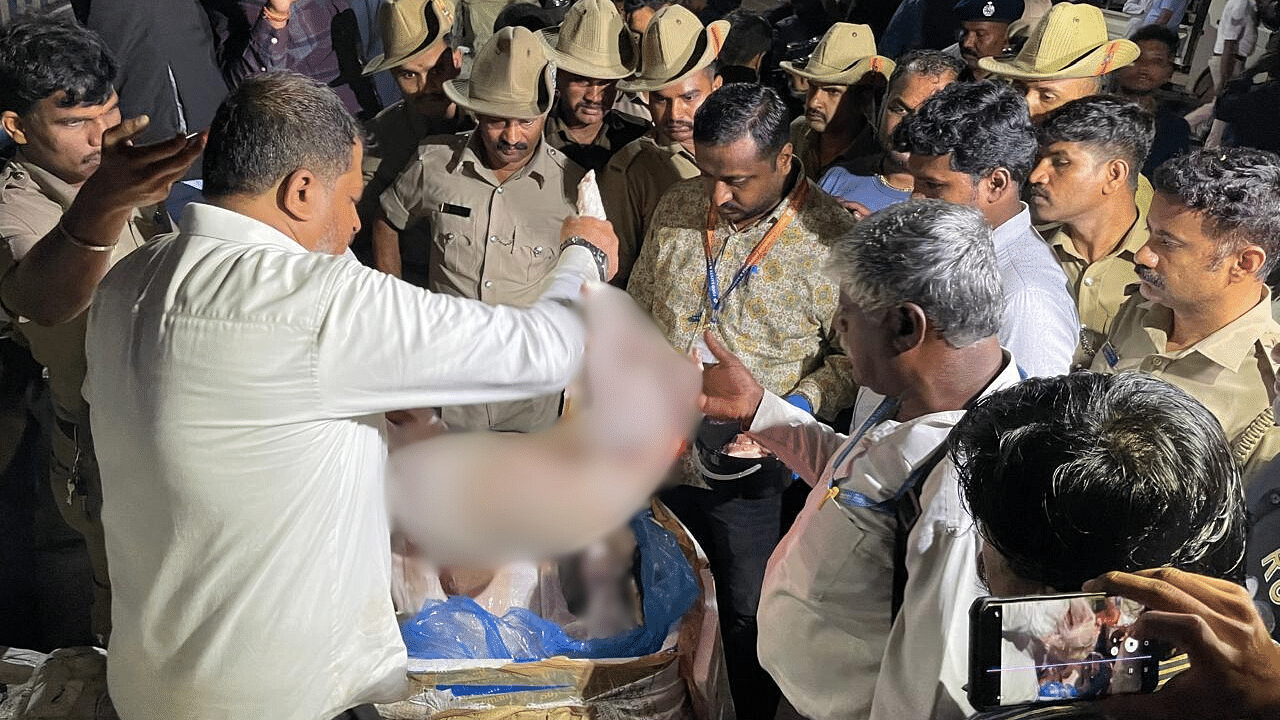 <div class="paragraphs"><p>Food inspectors take meat samples at the KSR Bengaluru railway station on July 26</p></div>